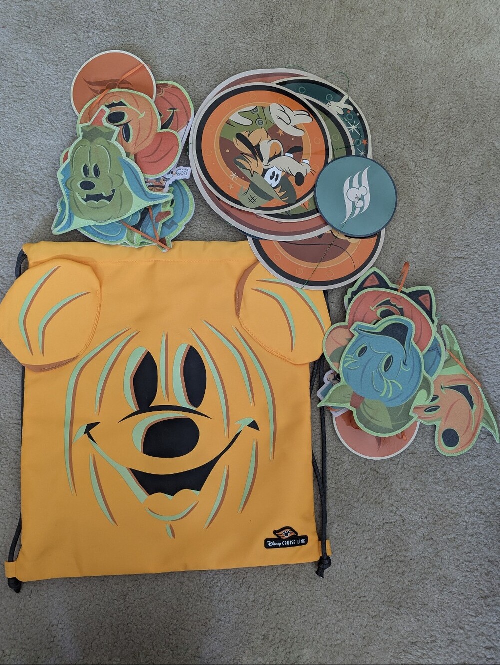 EUC DCL Mickey's Glowing Pumpkin Patch Decorations And Drawstring Bag